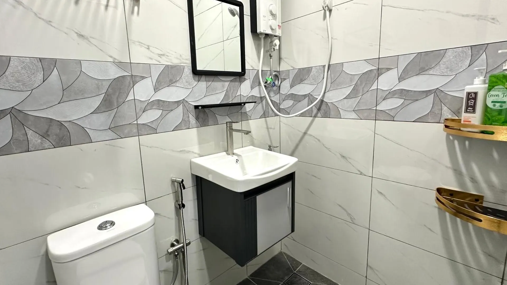 Century Sapphire - Near Ksl & Holiday Plaza Johor Bahru 0*,