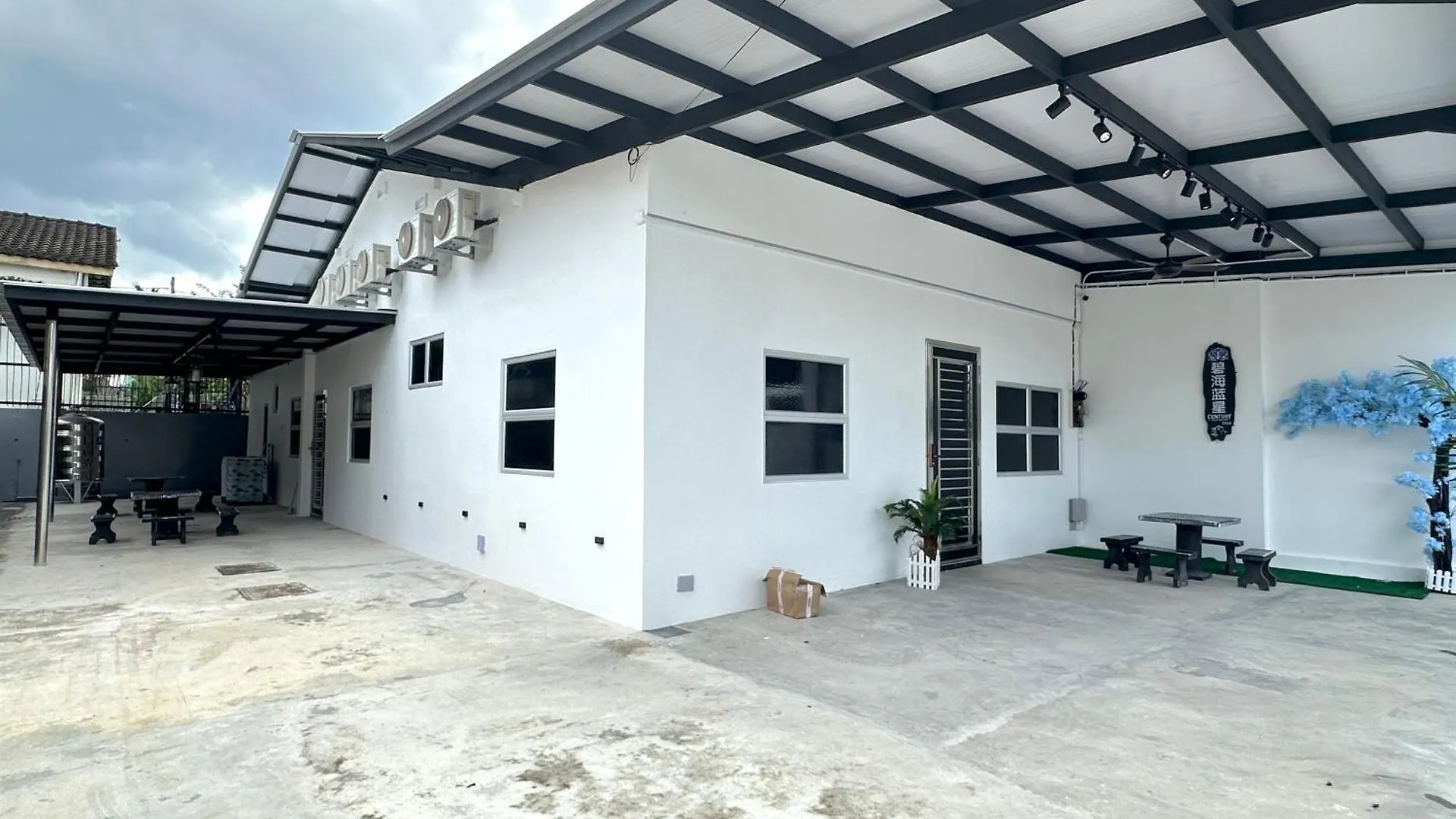 Homestay Century Sapphire - Near Ksl & Holiday Plaza Johor Bahru